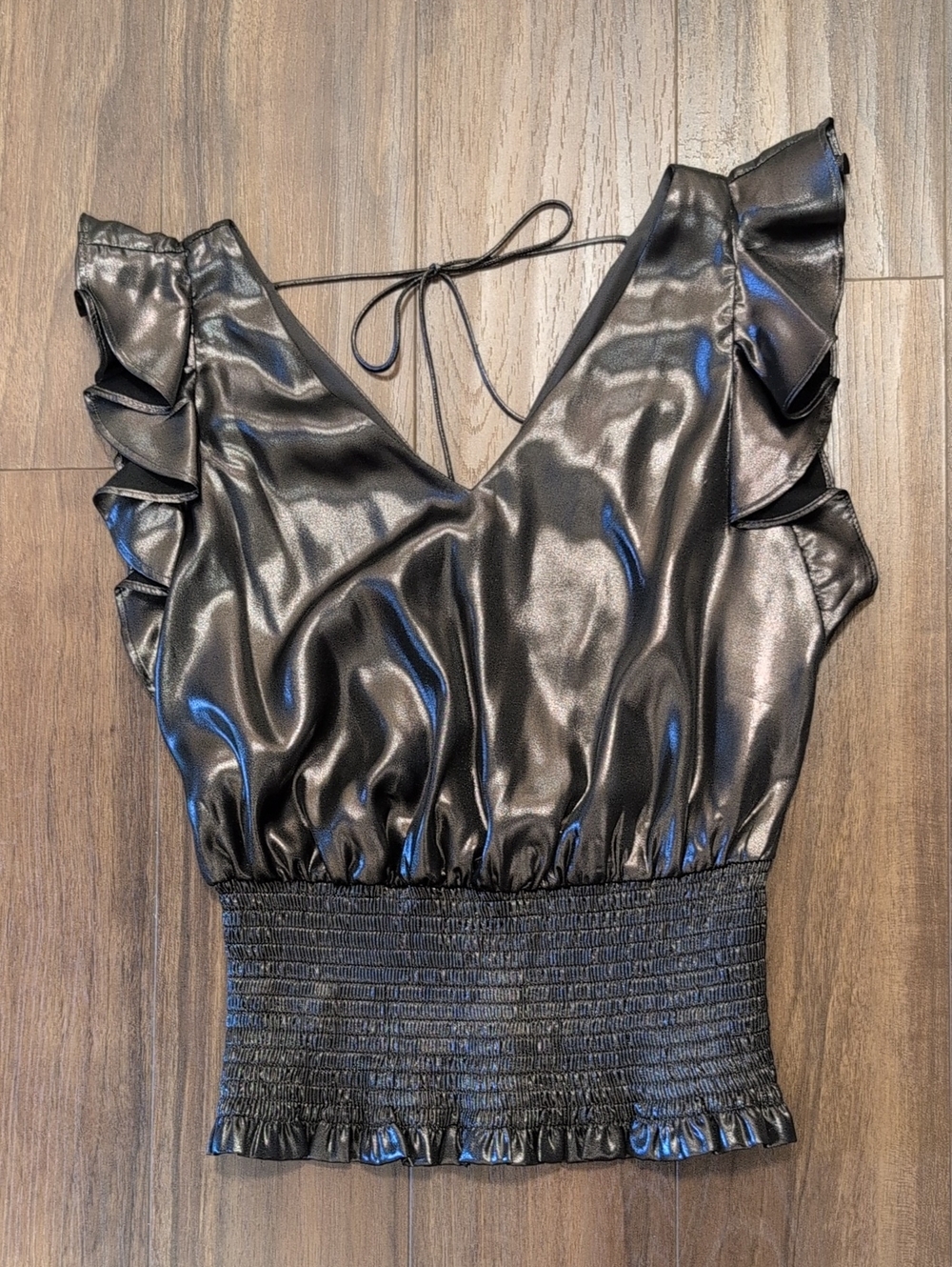 Nine West Black Shimmery Oil Slick Ruffle V-Neck Crop Top With Ruching